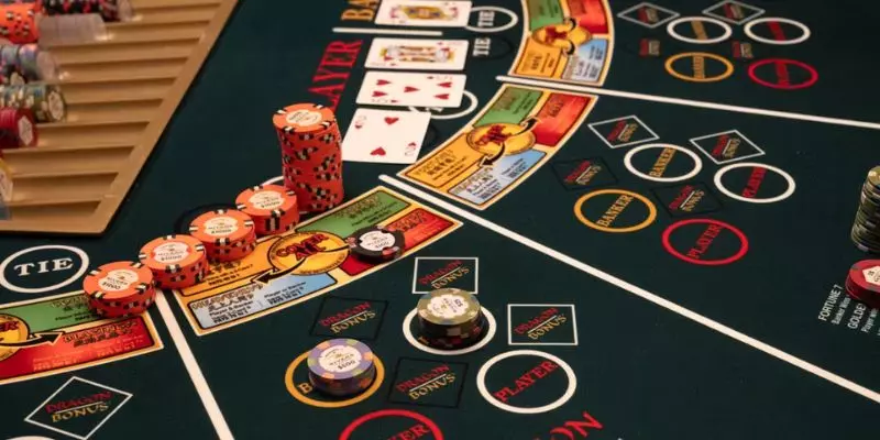 Baccarat thu hút bởi luật chơi game đơn giản